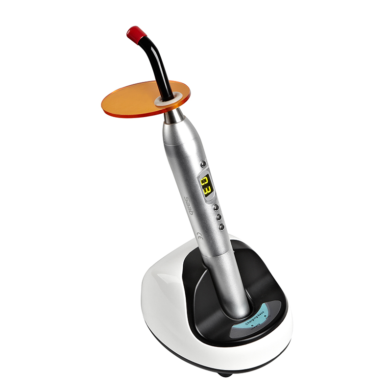 MACHINE DE PHOTOPOLYMERISATION DENTAIRE