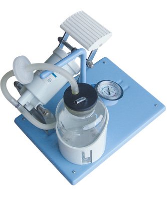 ASPIRATEUR MECANIQUE A PEDALE