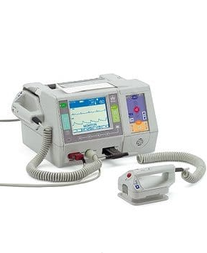 DEFIBRILLATEUR CARDIAQUE BIPHASIQUE AVEC SCOPE