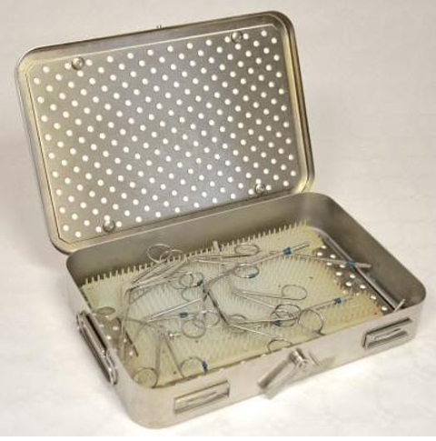 BOITE POUR IMPLANTATION DU CRISTALLIN ARTIFICIEL