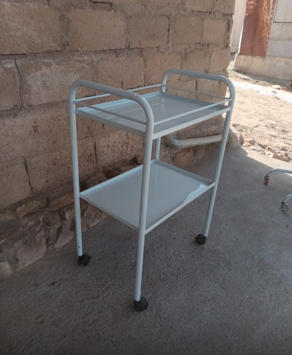 CHARRIOT DE SOINS DE FABRICATIONN LOCALE – Image 6