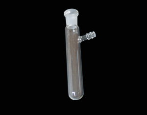 TUBE DE STOCKAGE AVEC RACCORD