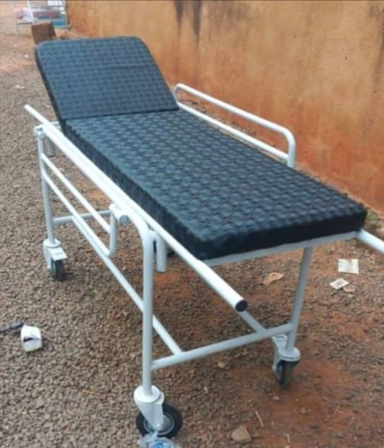 CHARIOT BRANCARD DE FABRICATION LOCALE
