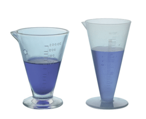 VERRE A PIED EN PLASTIQUE